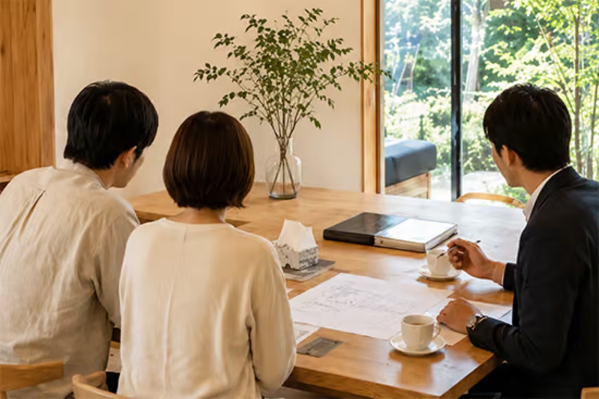 お客様との打ち合わせ
